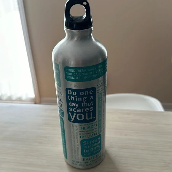 Lululemon aluminum water bottle - Picture 2 of 2